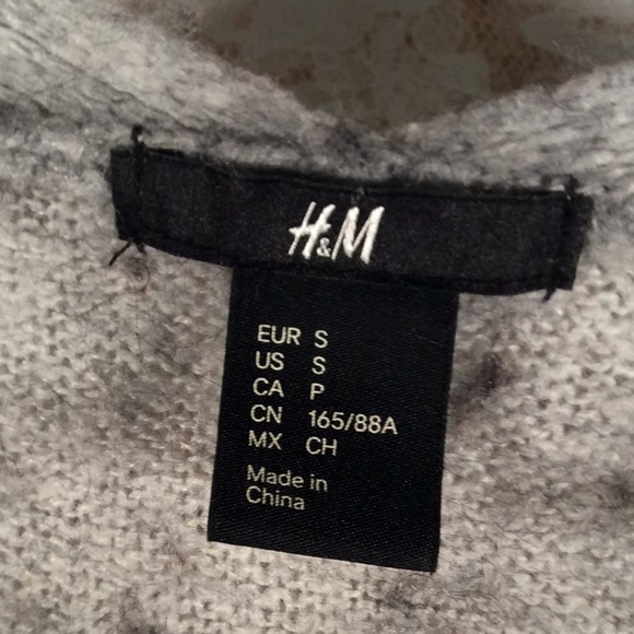 Grey & Black sweater - Picture 2 of 7